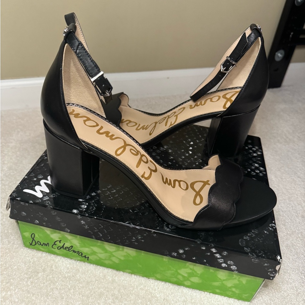 Sam Edelman Odila Black Leather Scallop Sandal